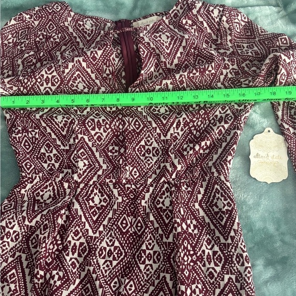 NWT Altar’d State maxi dress. Size small maroon/white. Sheer with liner. - Picture 6 of 9